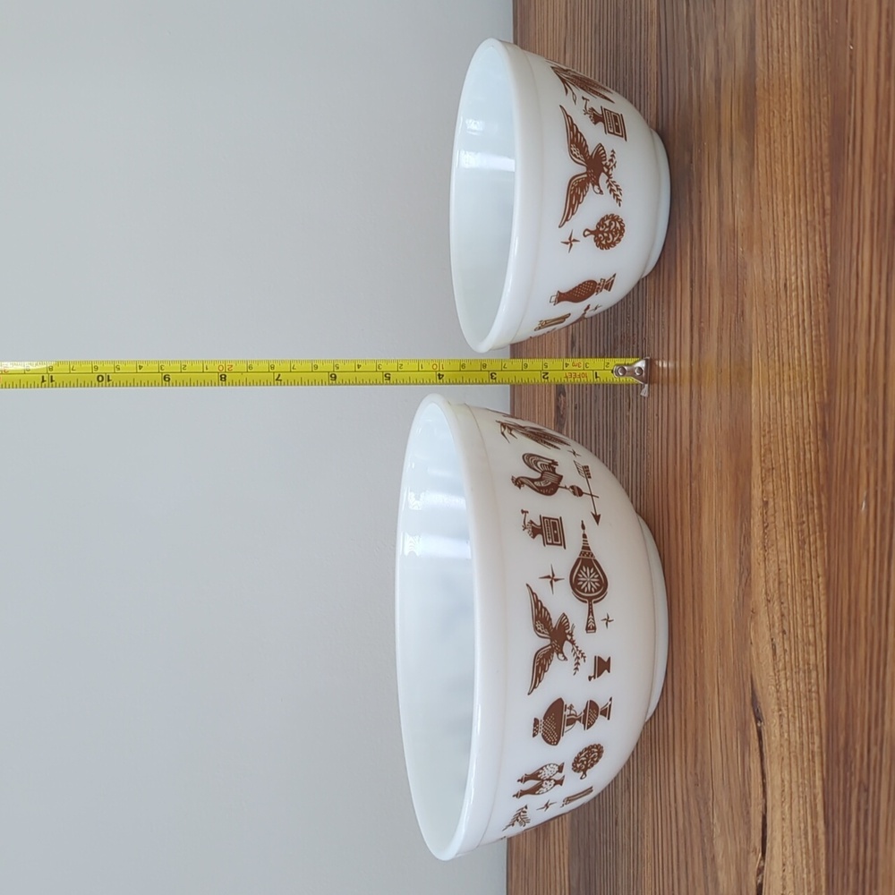 Vintage Pyrex Early American Mixing Bowl Set (2) 2.5 Qt #403 & 1.5 Pt #401 - Picture 11 of 13